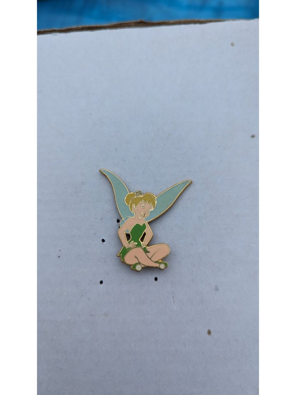 Disneyland SITTING TINKER BELL Return To Neverland Pin - Retired Disney Pins